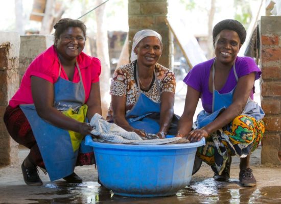 Tribal Textiles – The washing ladies!